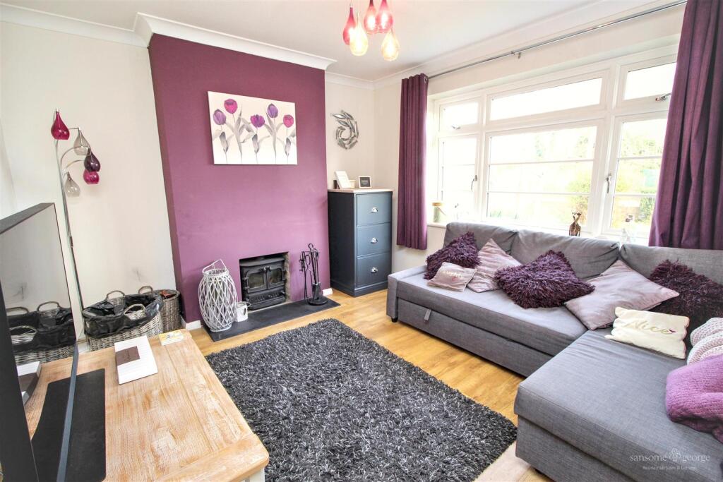 House in Reading, The Triangle, Tilehurst - View 5