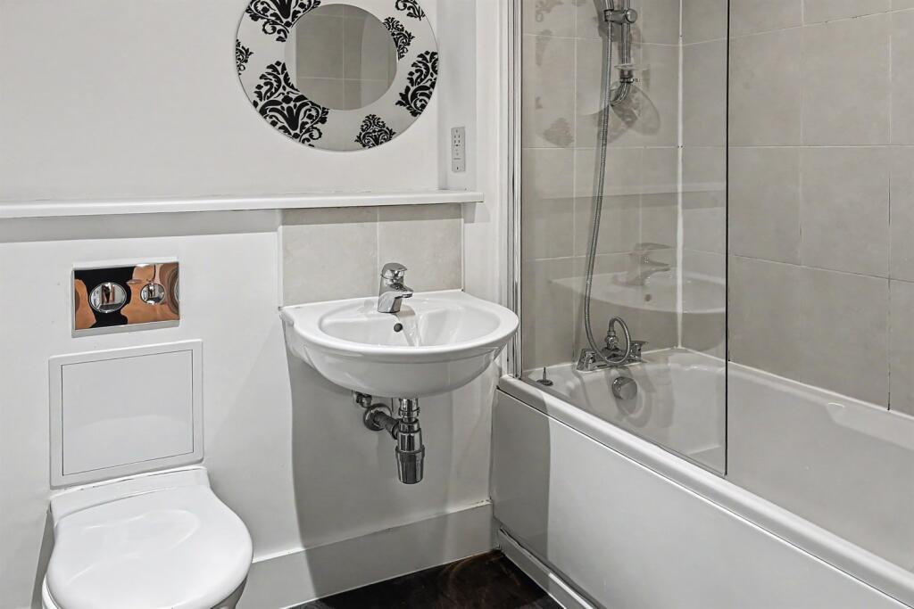 Apartment in Birmingham, Calthorpe Fields - View 4