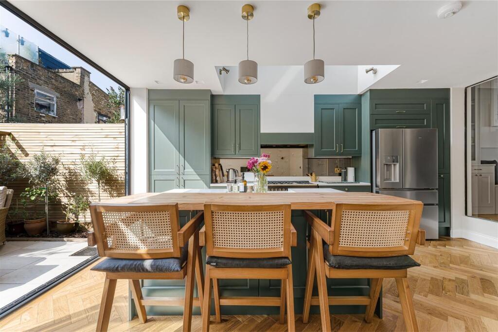 House in London - View 3