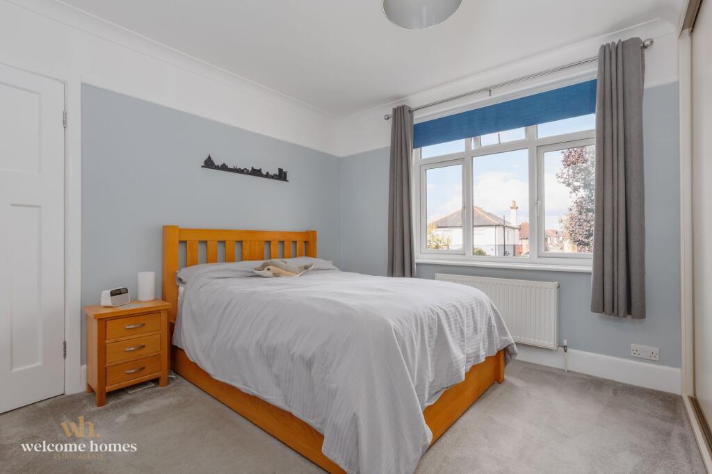 Apartment in Christchurch, Iford, Bournemouth - View 5