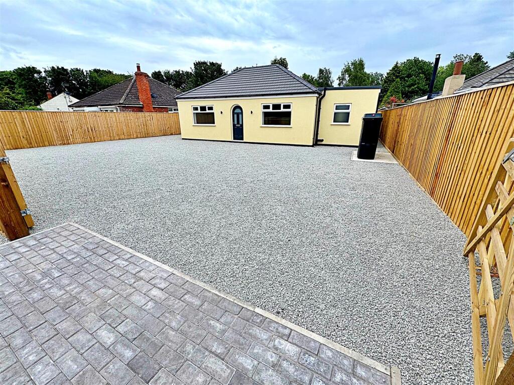 Main image of property: Sea Lane, North Cotes, Grimsby, N.E. Lincs, DN36 5UZ