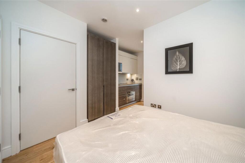 Apartment in London - More