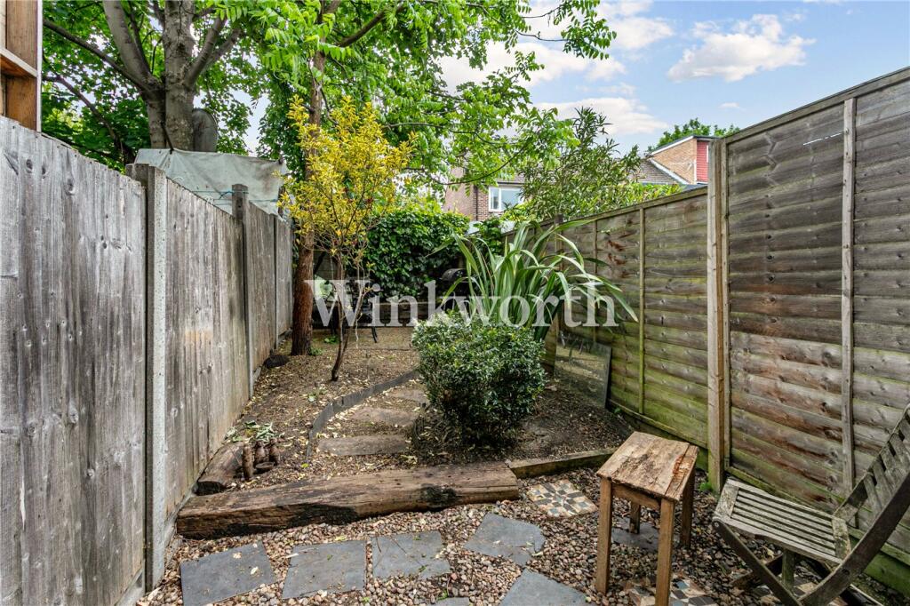 Apartment in London - View 4