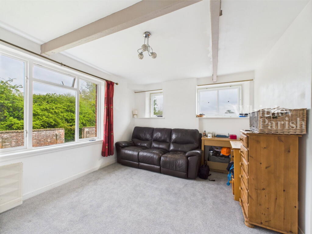 Hillcrest Court, Pulham Market photo 3