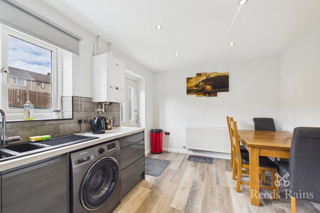 House in Calderdale, Illingworth - View 5