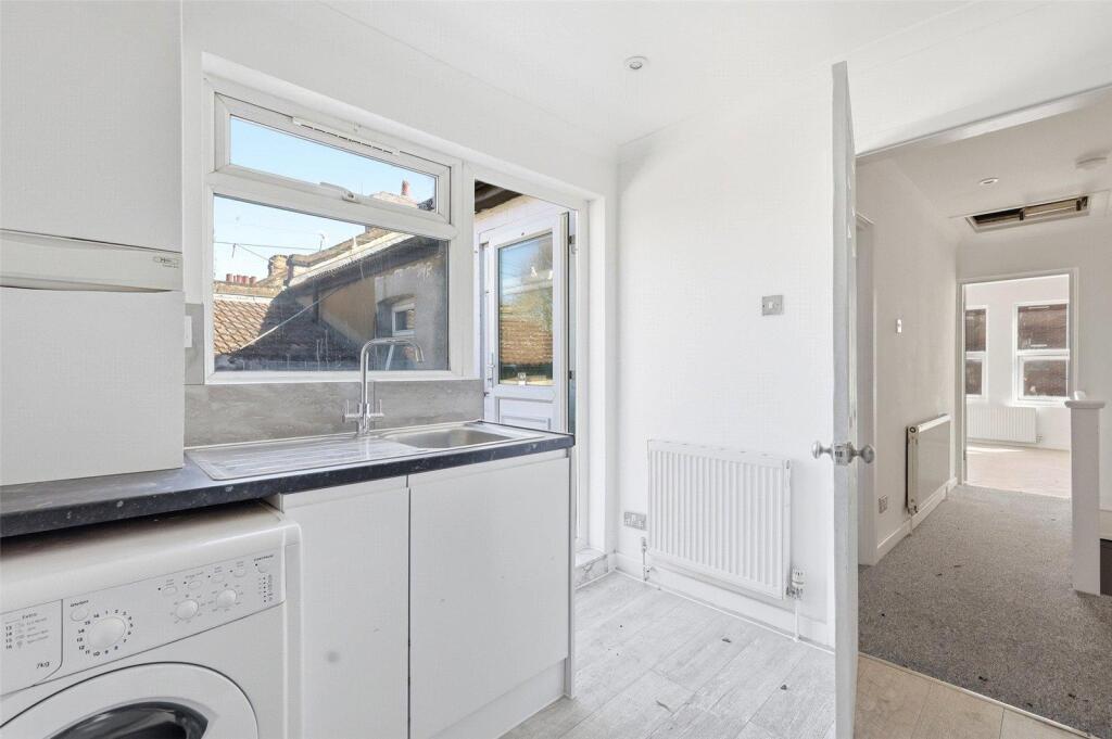 Apartment in London - More