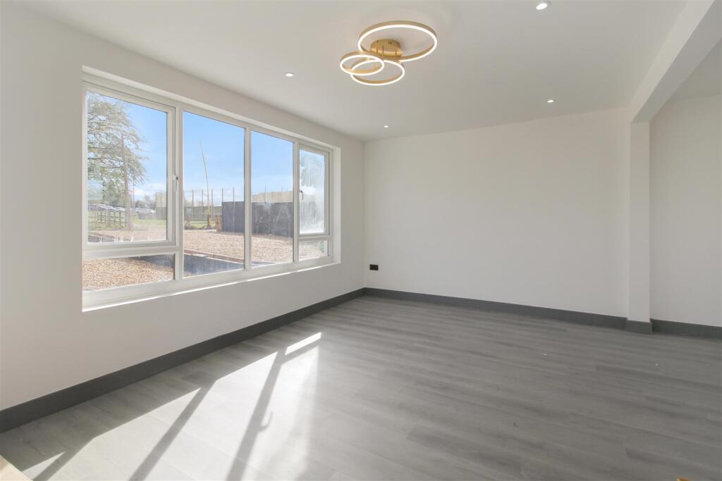 House in Northampton - View 3