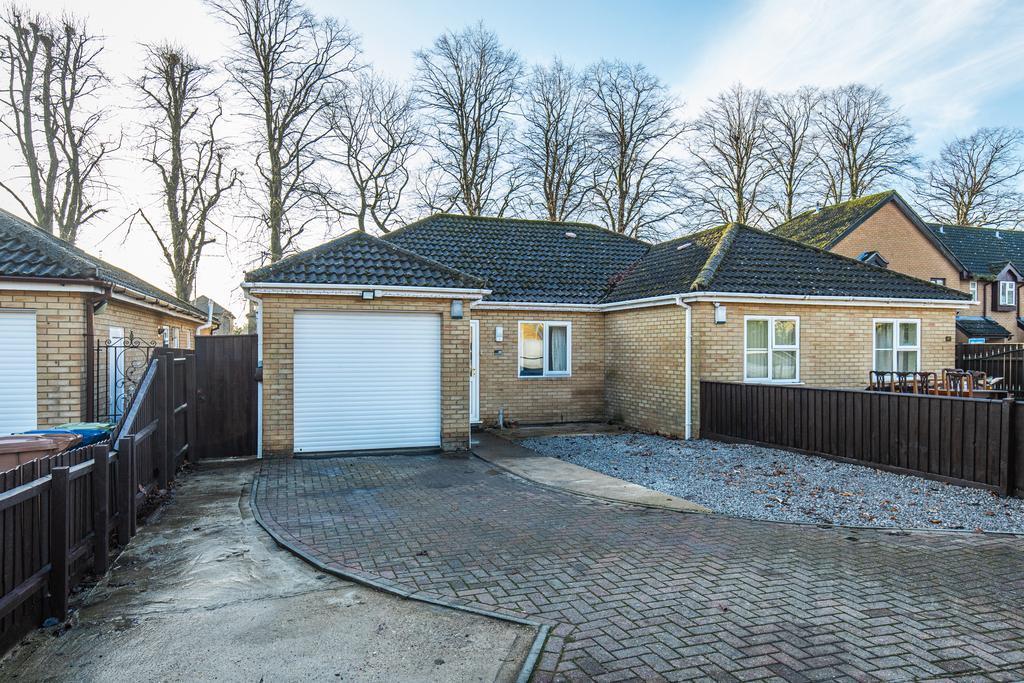 Main image of property: High School Close, March, Cambridgeshire, PE15 8NX
