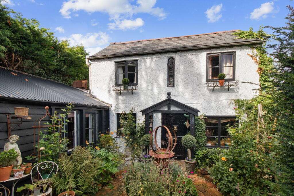 2-bed detached on Cowleigh Road, Malvern, WR14, £285,000