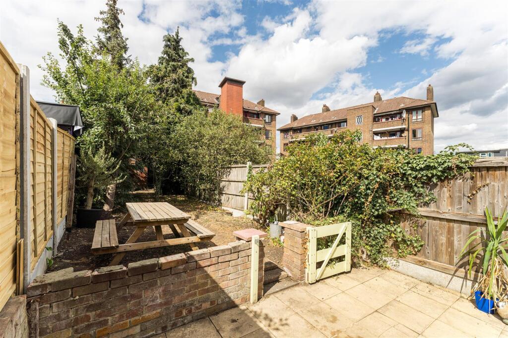 House in London, Upper Clapton, Clapton - View 4