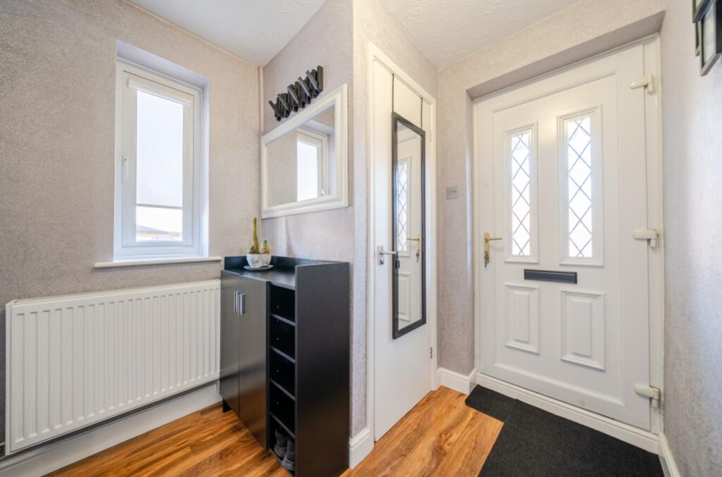 Holly Close, Grantham, Lincolnshire, NG31 photo 5