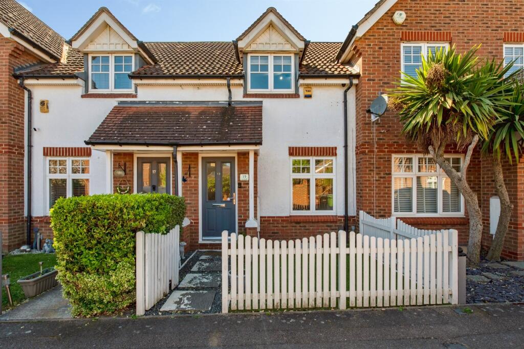 Main image of property: Gunning Road, Grays