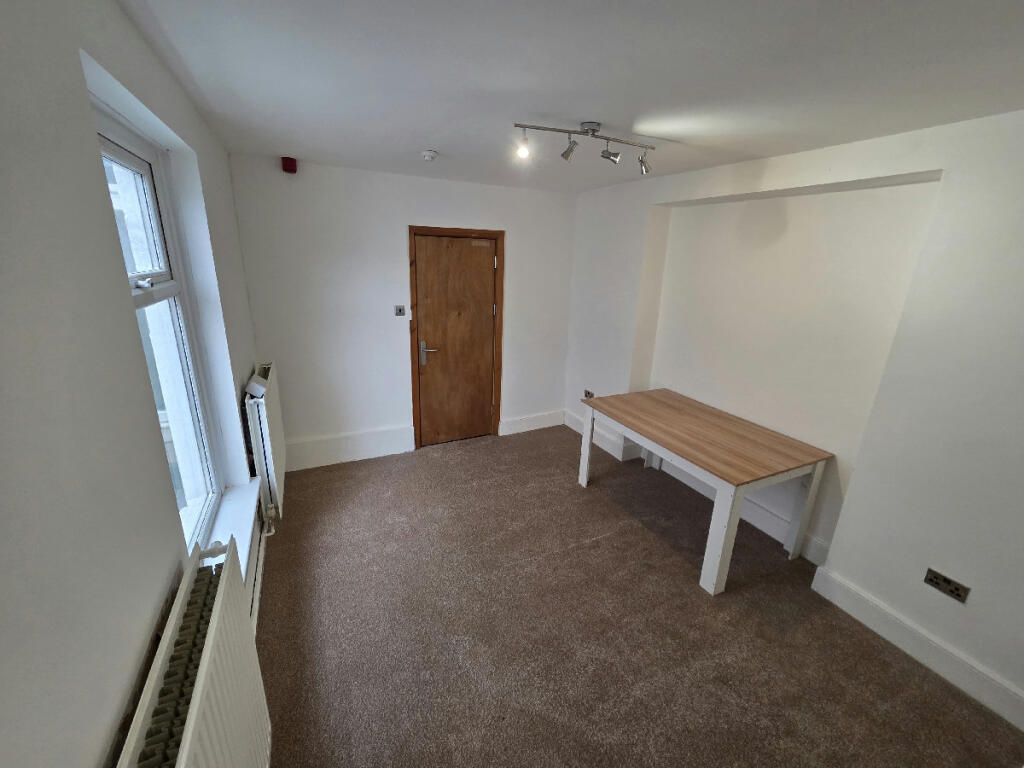 31 King Edward Road, Swansea, SA1 4LL photo 4