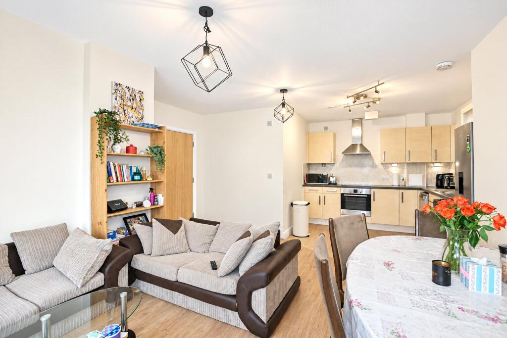 Apartment in London - More