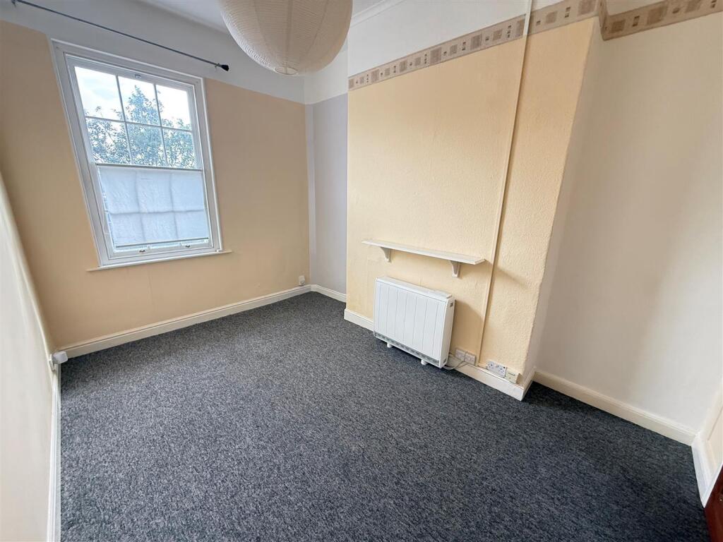 Apartment in Exeter - View 3