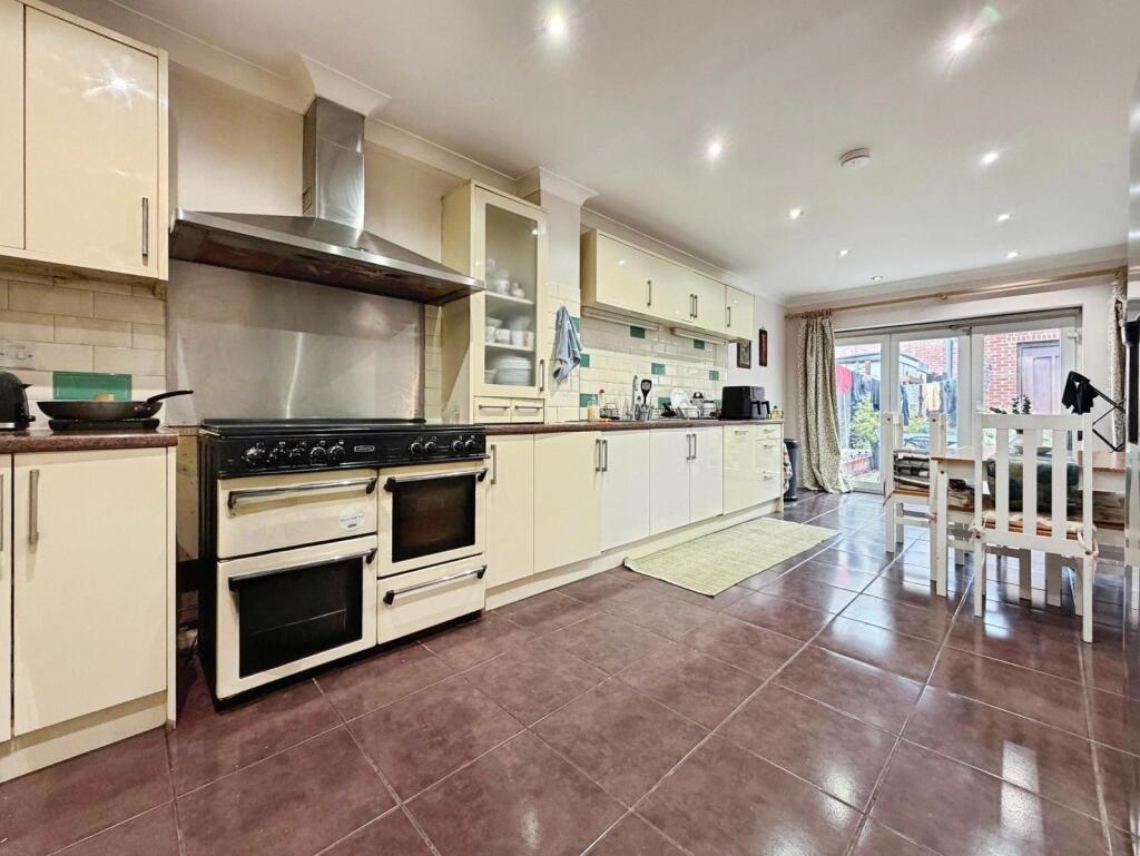 House in Rushmoor, North Camp, Farnborough - View 3
