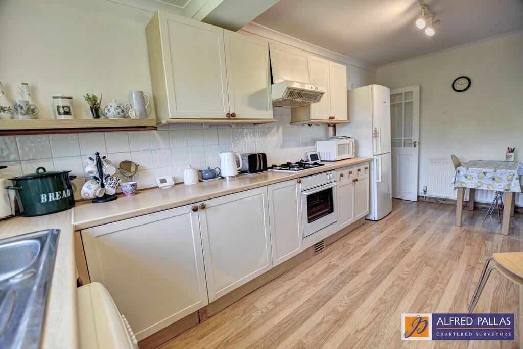 Ravensbourne Avenue, East Boldon photo 5