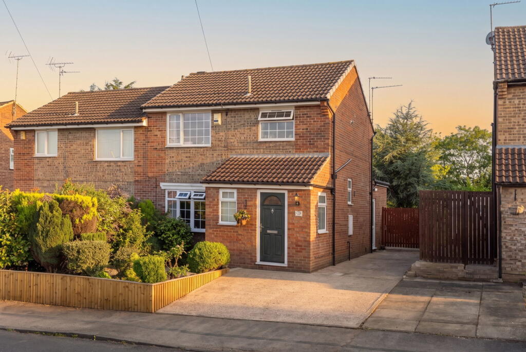 Main image of property: Silverdale Drive, Guiseley, Leeds, LS20 8BE