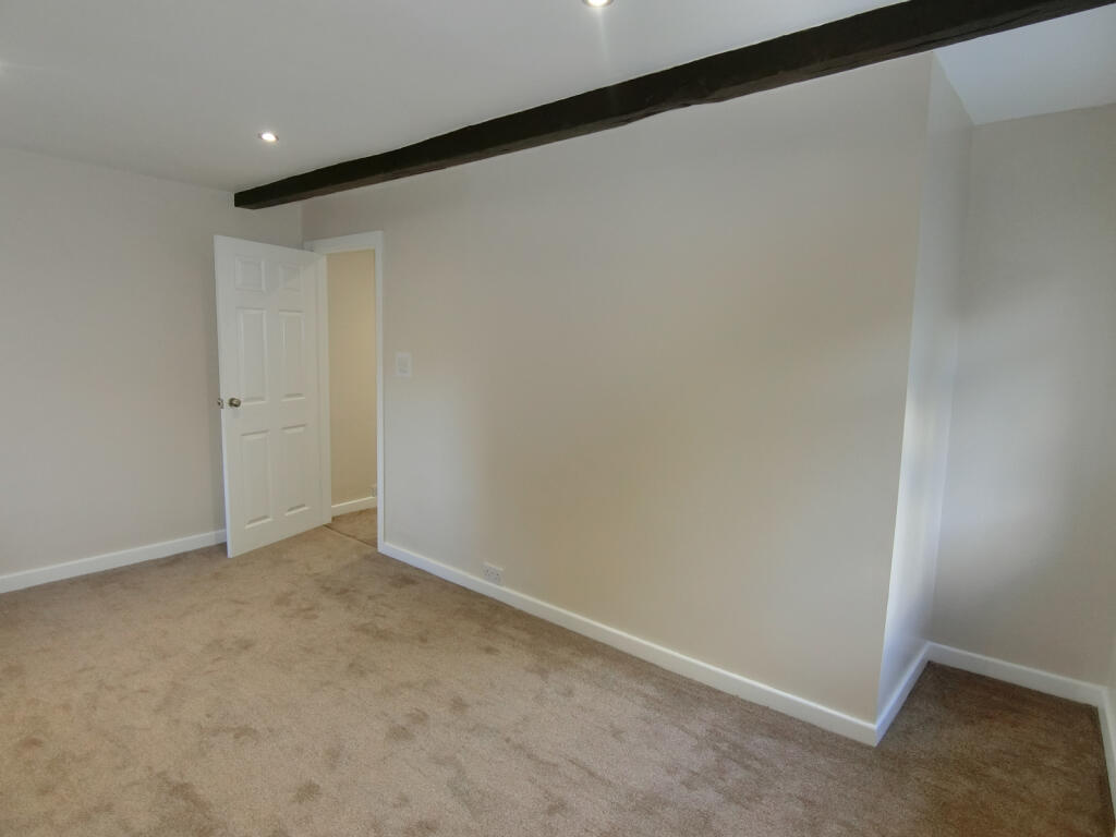 House in Holmfirth, Magdale, Honley - More