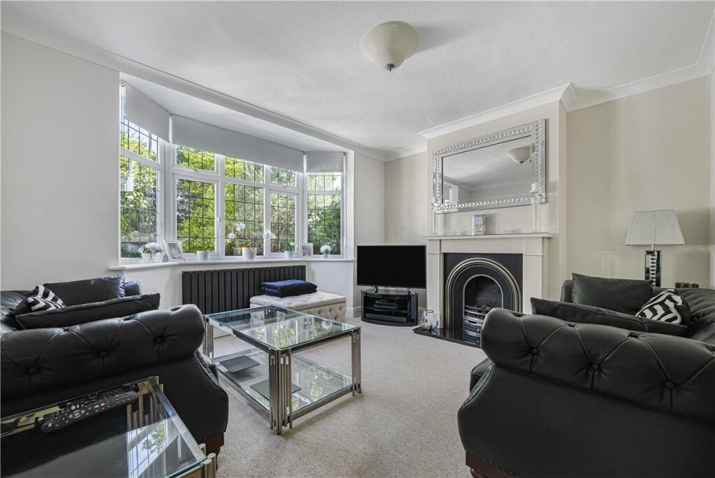 House in Orpington, Poverest, St Mary Cray - View 4
