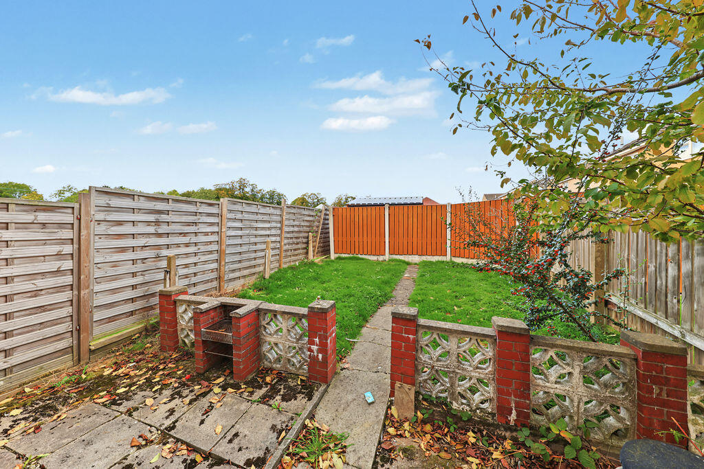 House in Chesterfield, Derbyshire - View 4