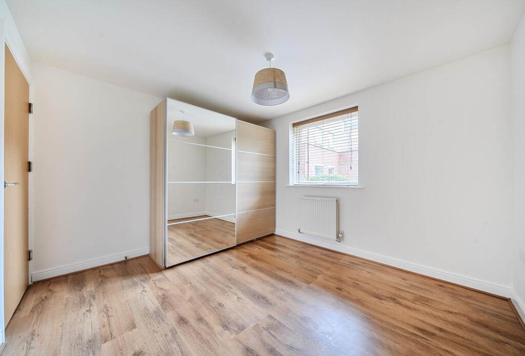 Apartment in Tunbridge Wells, High Brooms, St James - More