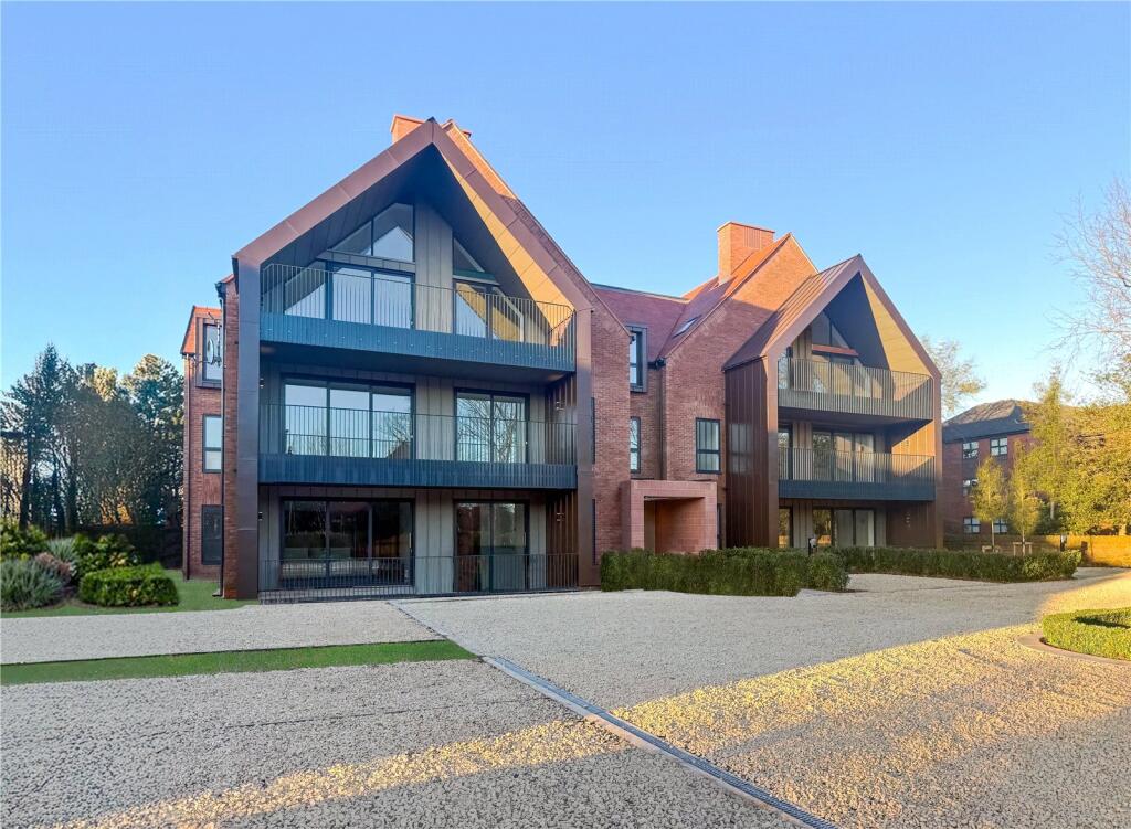 Main image of property: The Links, Meols Drive, West Kirby, CH48