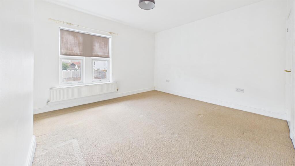 House in South Kesteven, Bourne - More