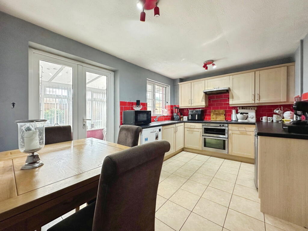 House in South Staffordshire, Perton - View 4