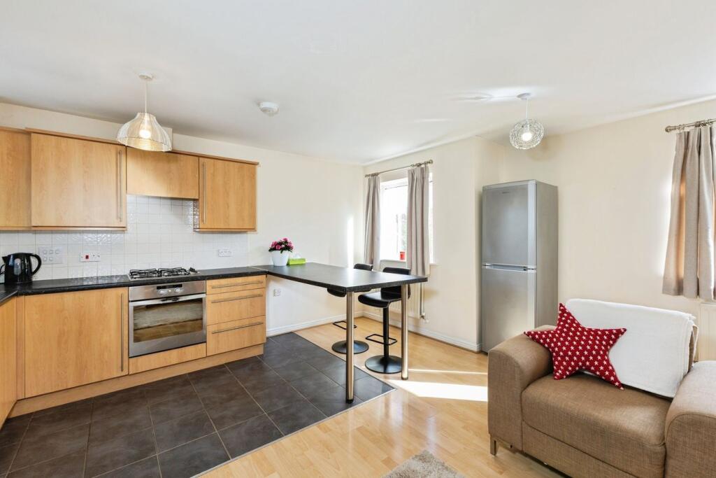 Apartment in Reading - View 3