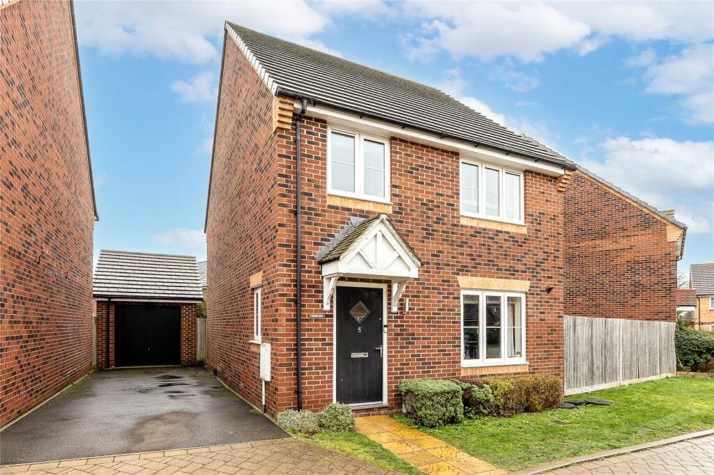 Main image of property: Snowdrop Drive, Didcot, Oxfordshire, OX11
