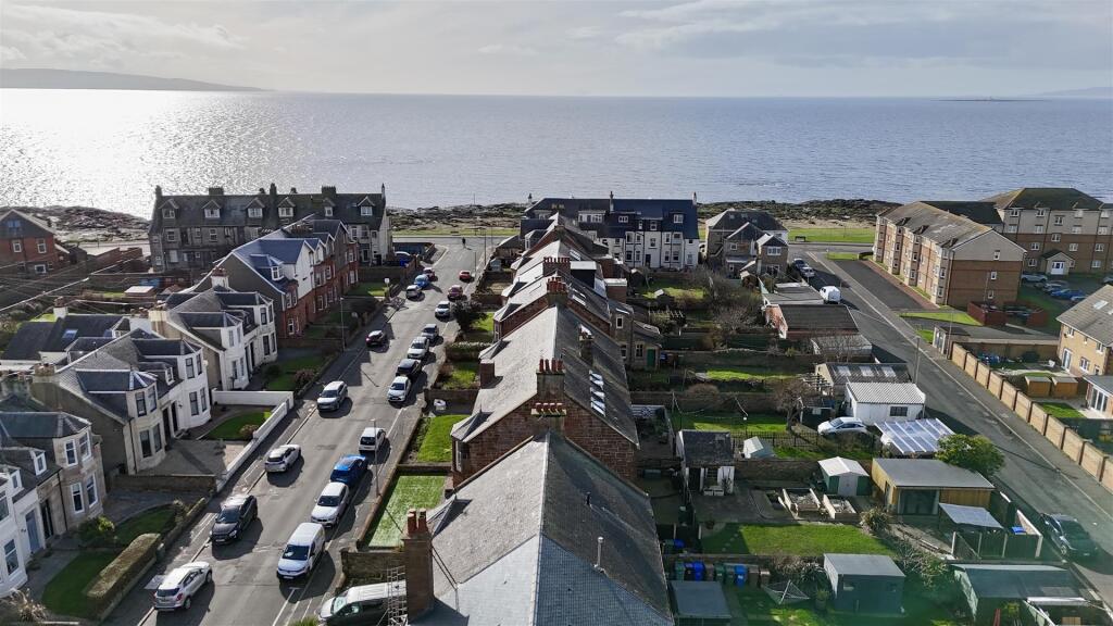Apartment in Kilmarnock, South Ayrshire - View 2