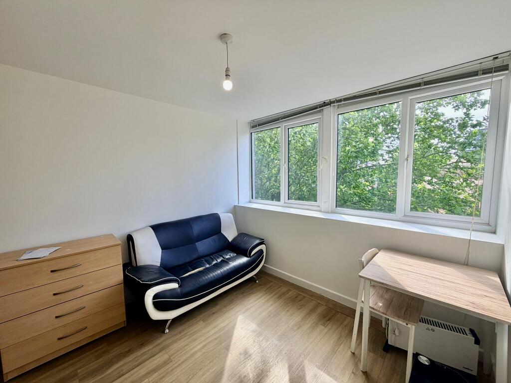 Apartment in Portsmouth - View 3