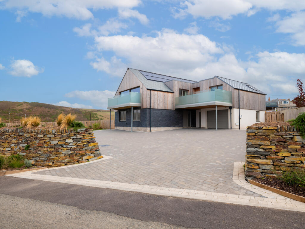 House in Plymouth, Cornwall - View 2