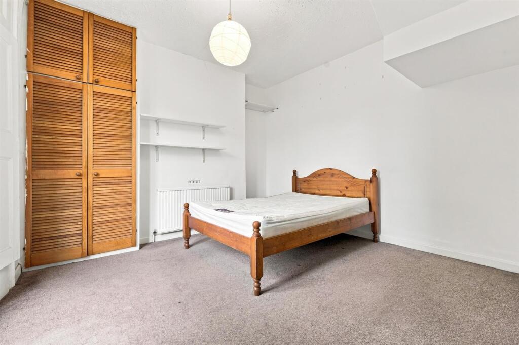 Apartment in London - More