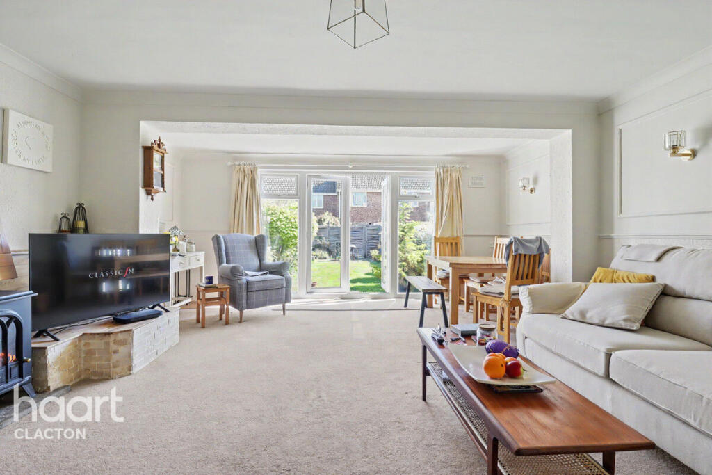 Dahlia Close, Clacton-On-Sea photo 3