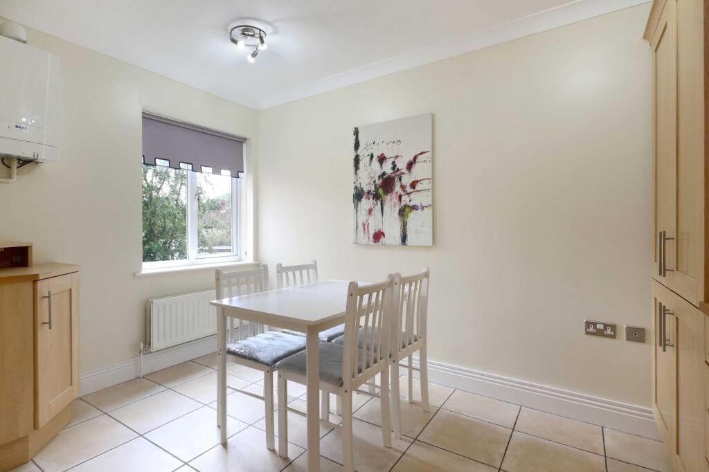 Apartment in Hemel Hempstead, Beaconsfield - More
