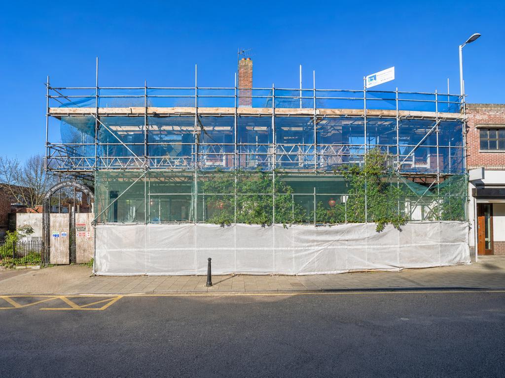 Main image of property: High Street, Rushden, Northamptonshire, NN10