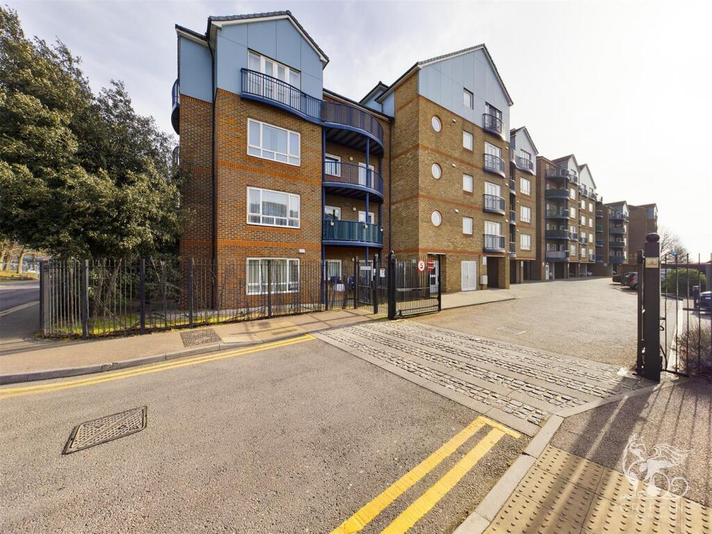 Argent Street, Grays, RM17 photo 4