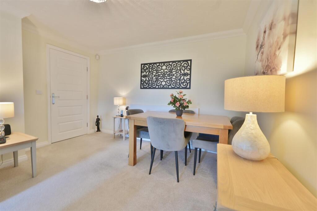 Apartment in Slough - View 2