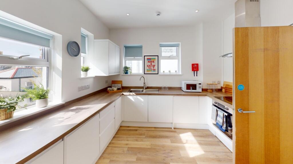 Main image of property: Flat 7, Armyn House, Bar Road TR11 4NN