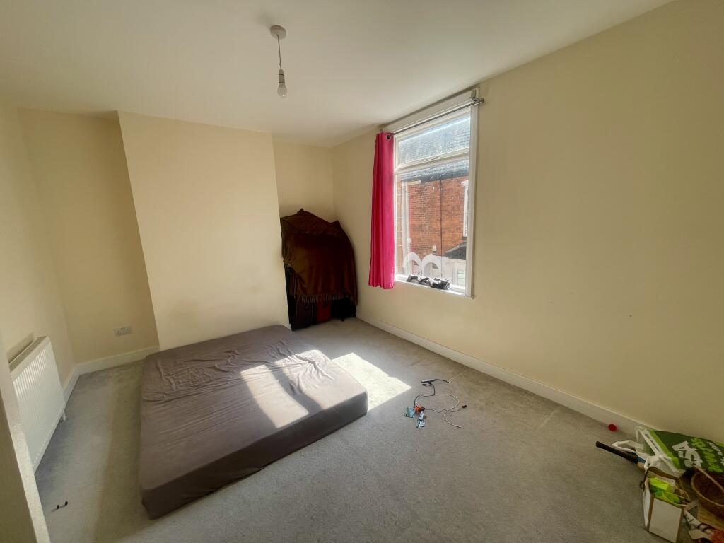 House in Hull - View 5