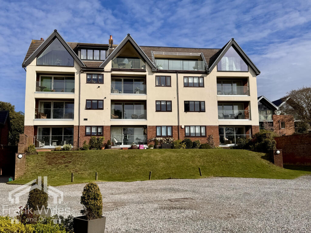2-bed flat on St Johns Wood, 2 Clifton Drive, Lytham St. Annes, Lancashire, £535,000