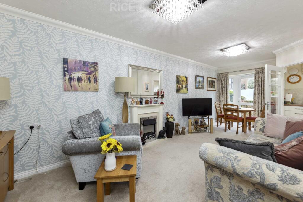 Emmeline Lodge, Leatherhead photo 4