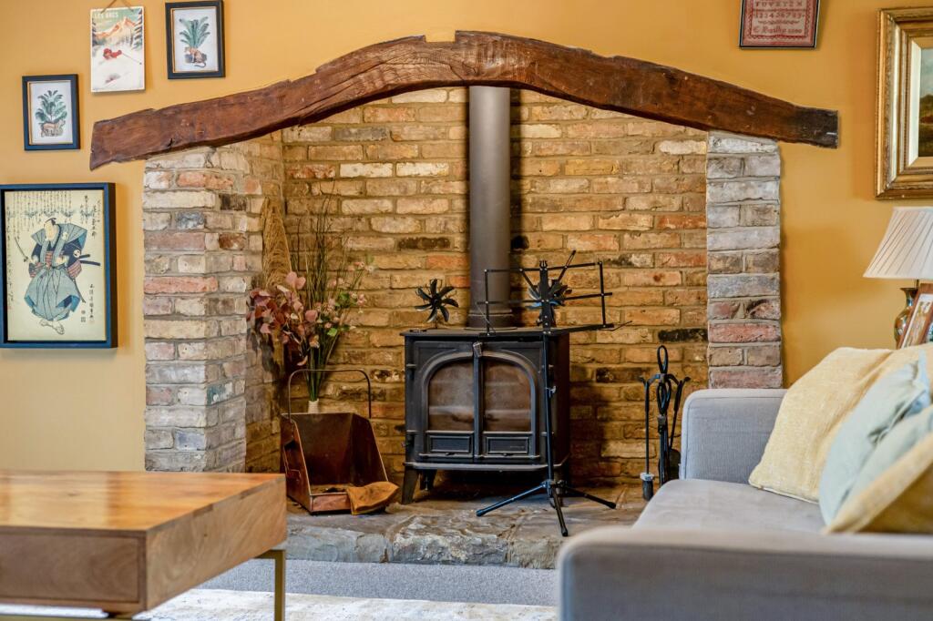 House in Luton - View 5