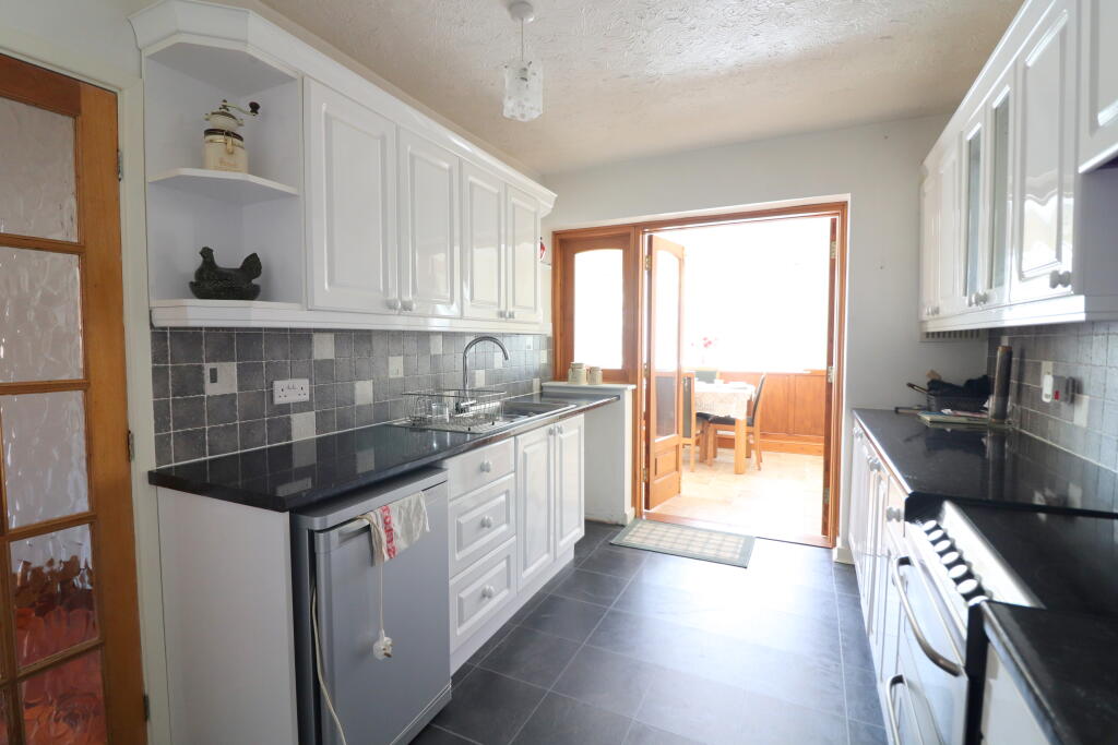 House in Bedfordshire, Luton - View 3