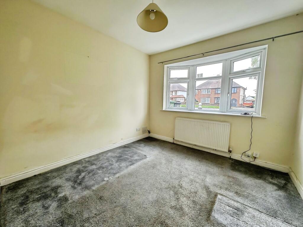 House in Nuneaton and Bedworth, Grove Farm, Stockingford - More