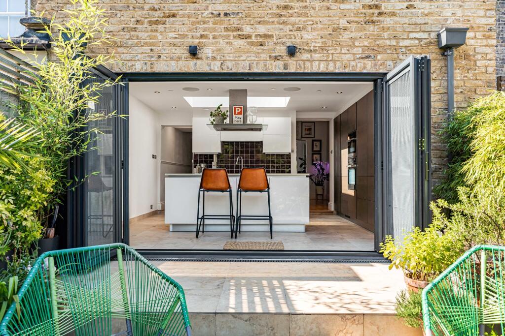 Main image of property: Millfields Road, London, E5