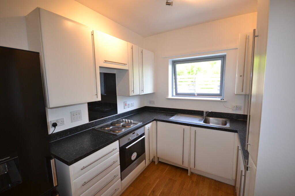 Apartment in Romford - View 5