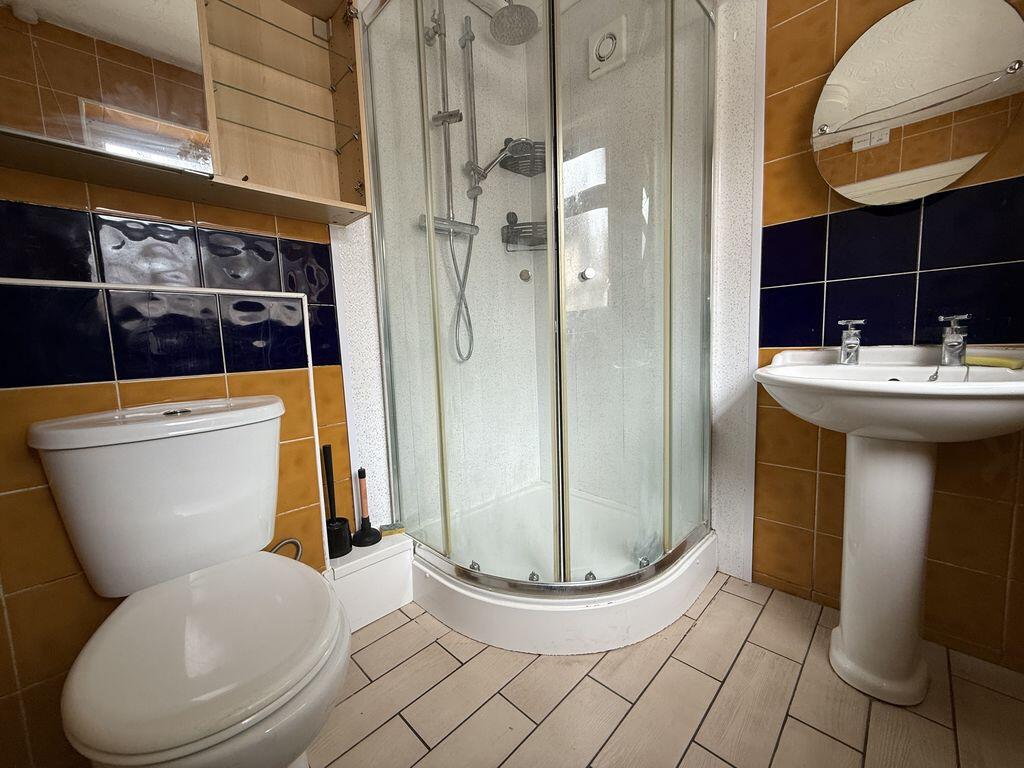 House in Stoke-on-Trent - More